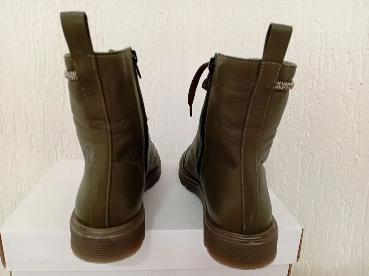 Bota feminia em couro natural  - Foto 3