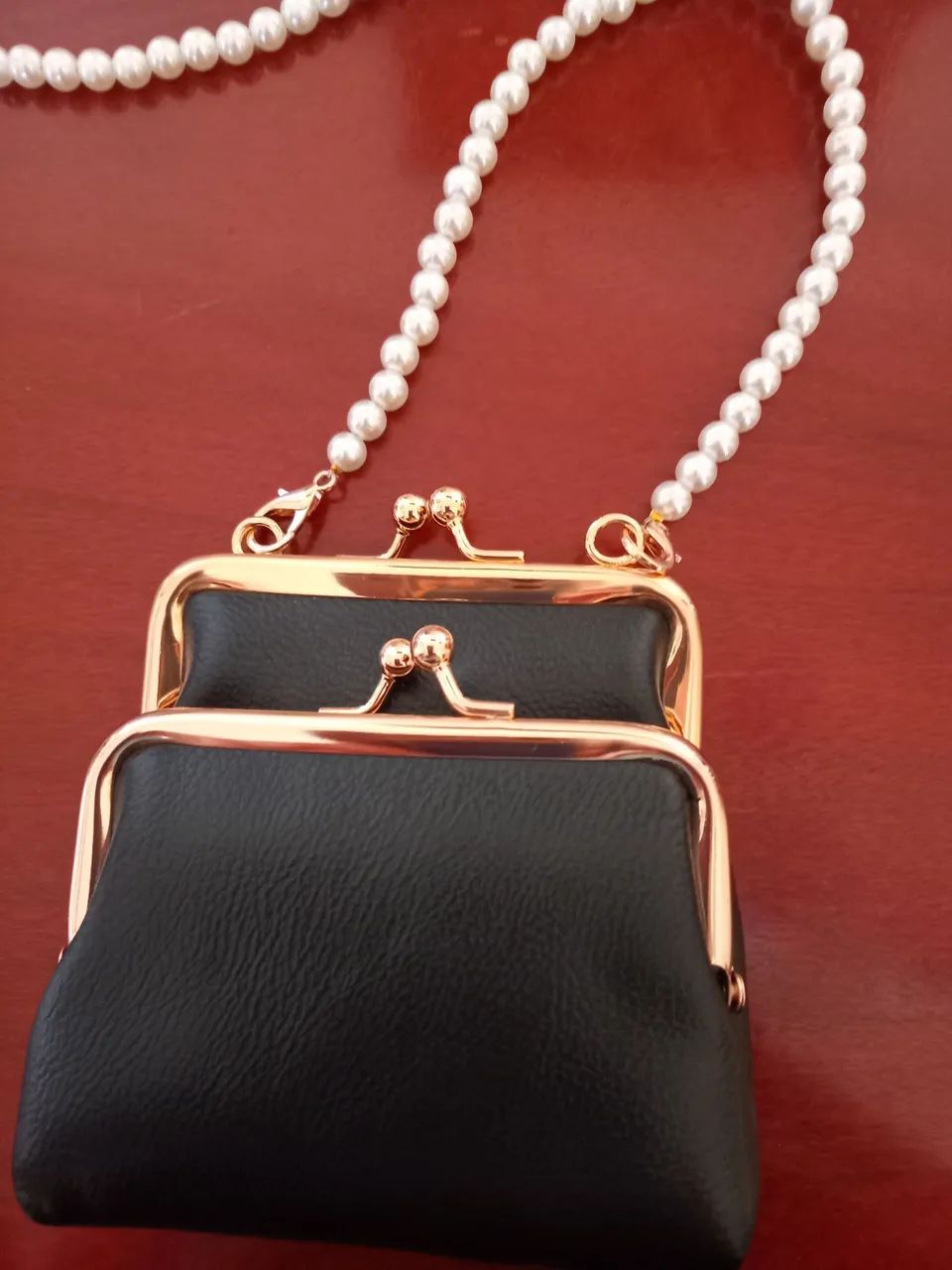 Bolsa de mão ou de ombro, pequena com corrente estilo pérolas - Foto 3