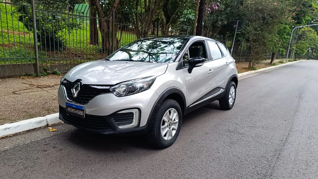 Captur 1.6 life automático 2020 p Uber Black