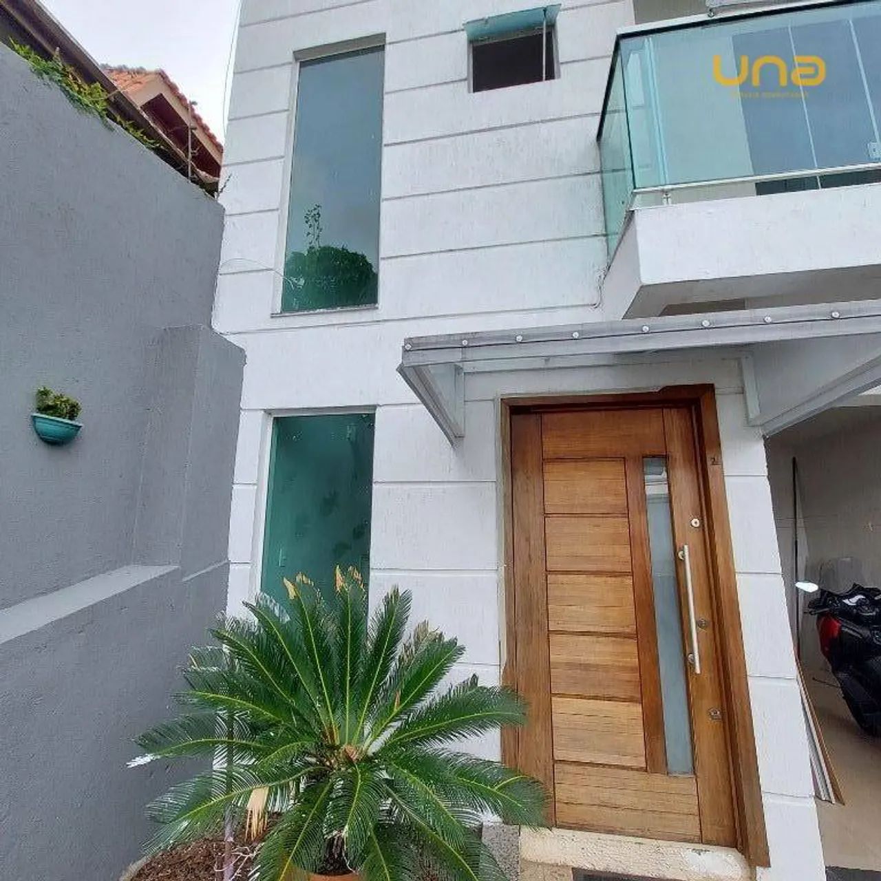 Sobrado com 3 dormitórios para alugar, 130 m² por R$ 3.695,00/mês - Vista Alegre - Curitib