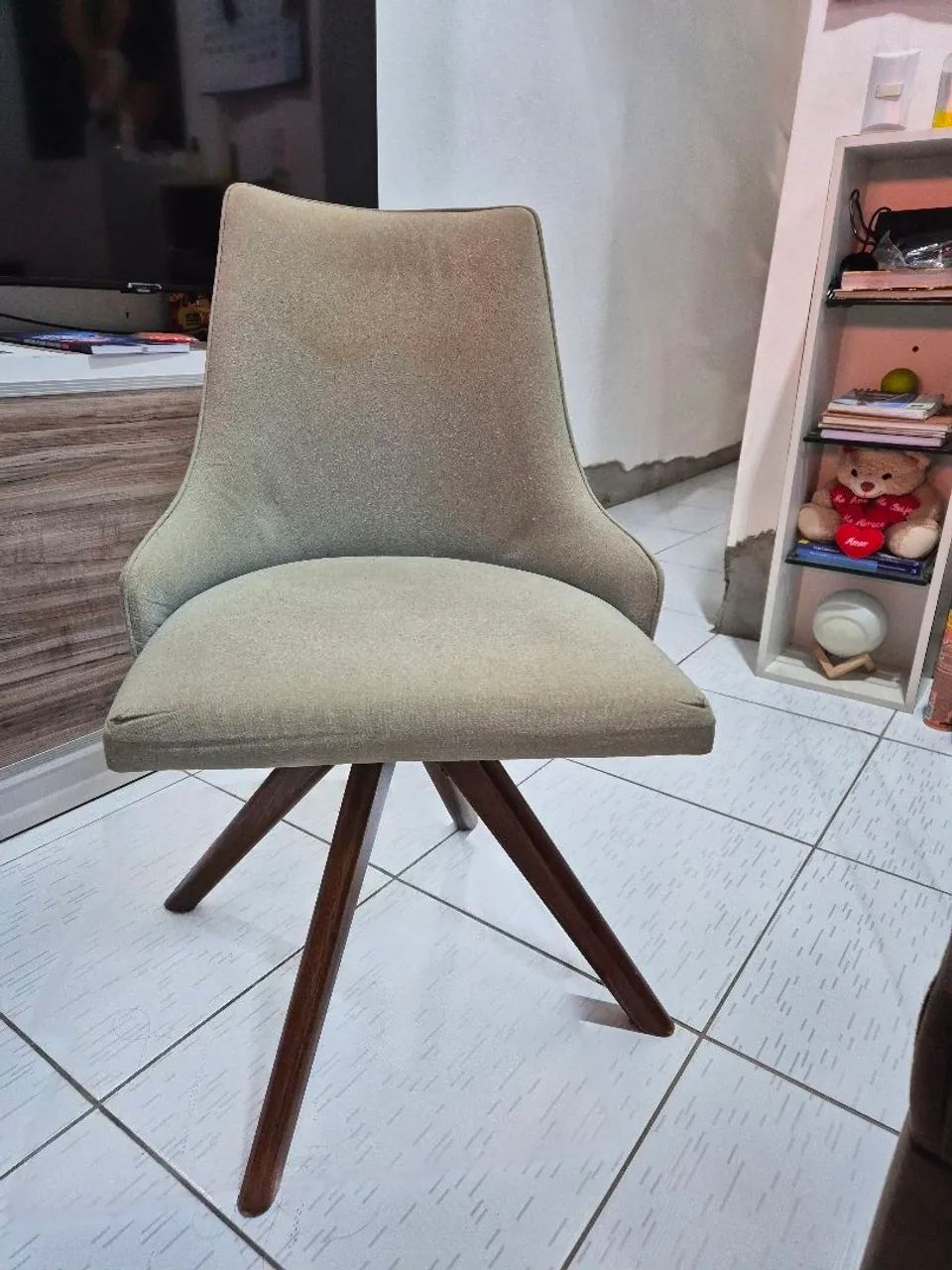 Cadeira escritório Tok&Stok por menos da metade do preço  - Foto 3