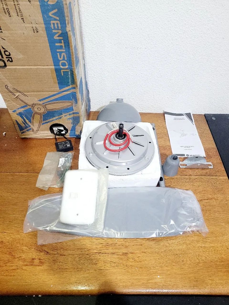 Ventilador de teto. Modelo comercial 
Modelo comercial 
110v.

Novo. Sem uso