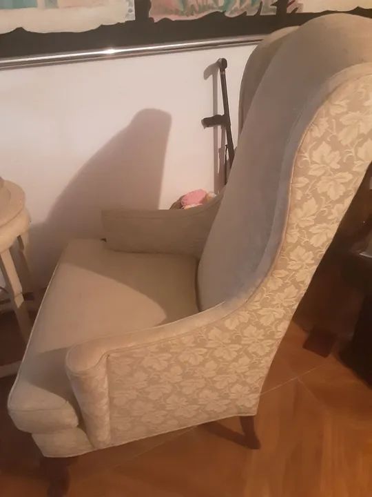 Poltrona elegante com detalhes em capitonê - Foto 4