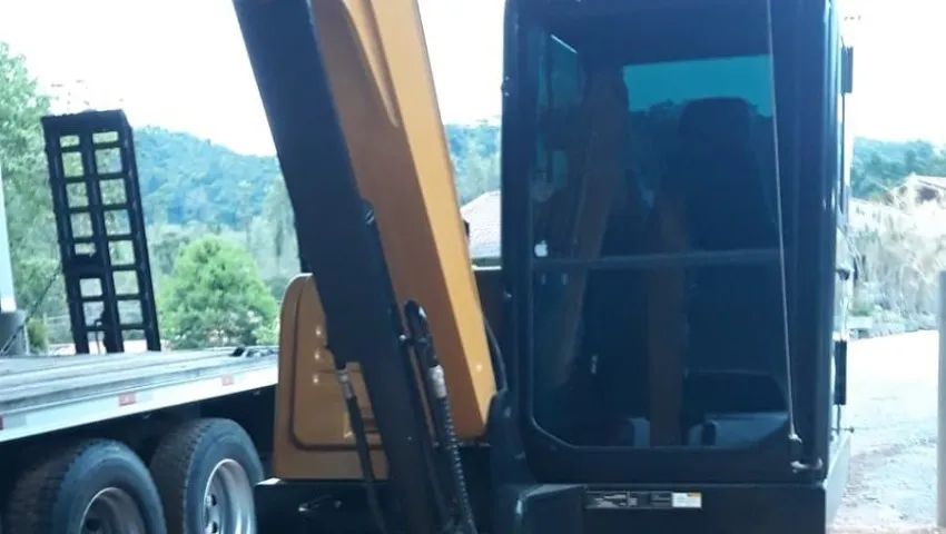 Escavadeira Sany 55 ano 2023 (repasse) - Foto 3