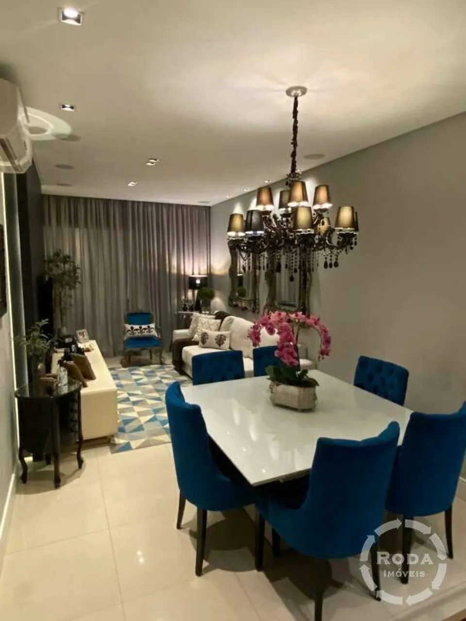 Apartamento para locação finamente decorado com lazer no bairro do Boqueirão em Santos.