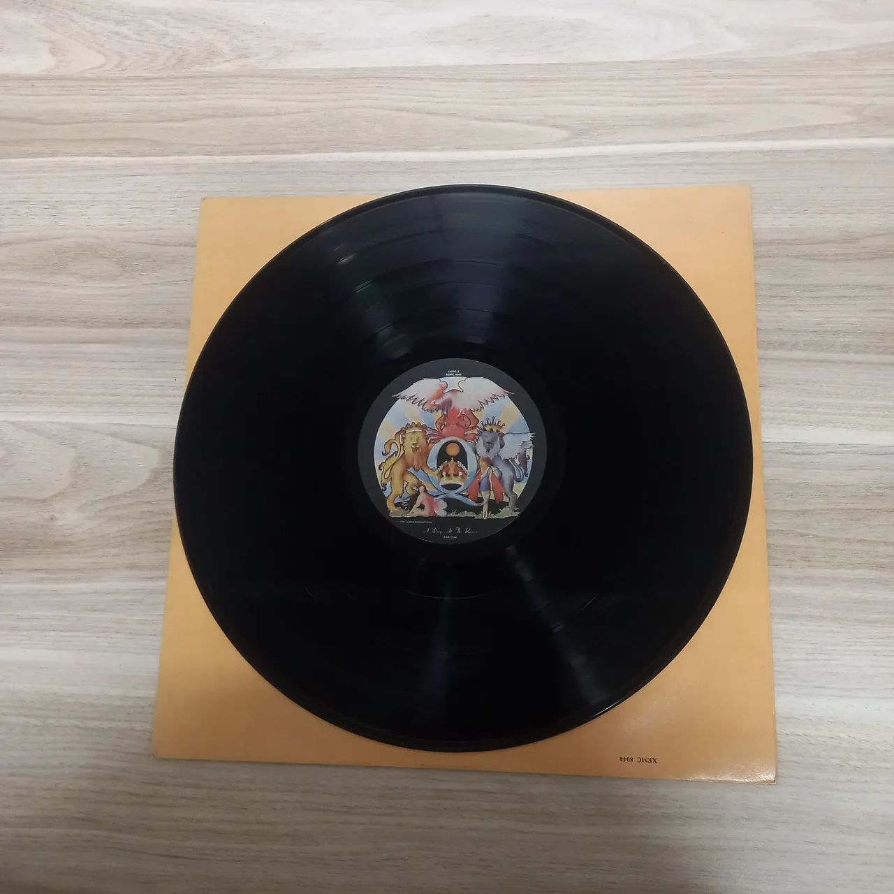 Disco de Vinil Queen - A Day At The Races - Foto 5