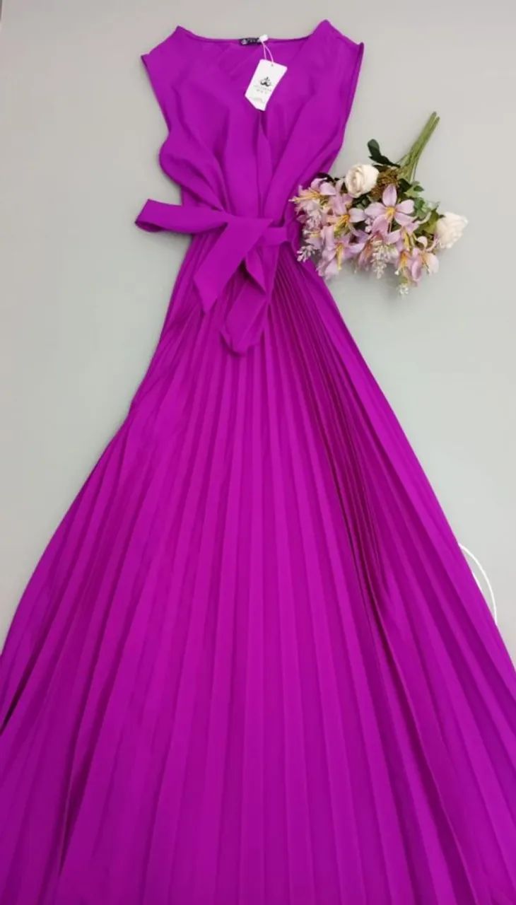 Vestido Longo Plissado Roxo com Cinto