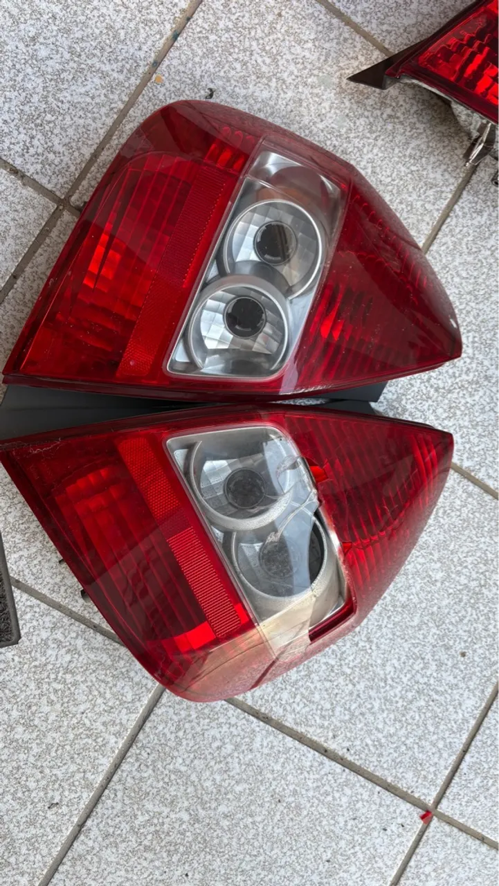 Lanternas traseiras (lado motorista) - Honda Fit