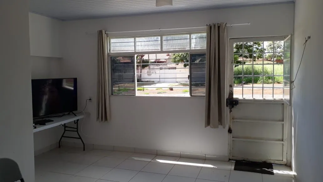 Aluga-se apartamento de frente. Av Carlos Braga 1494 jardim Brasília Porto Nacional