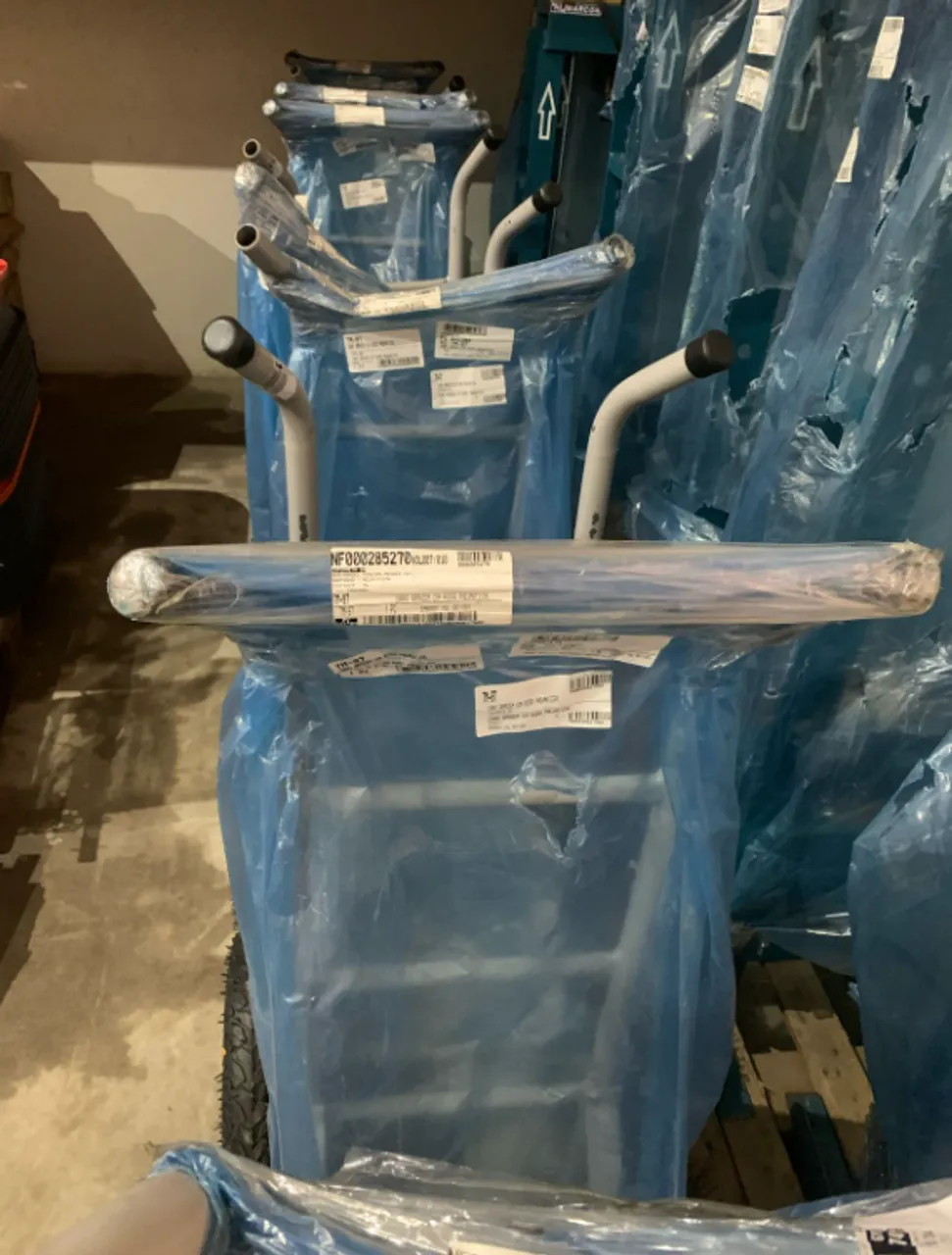 Carrinho armazém pneu com câmara TM-97 capacidade 200kg