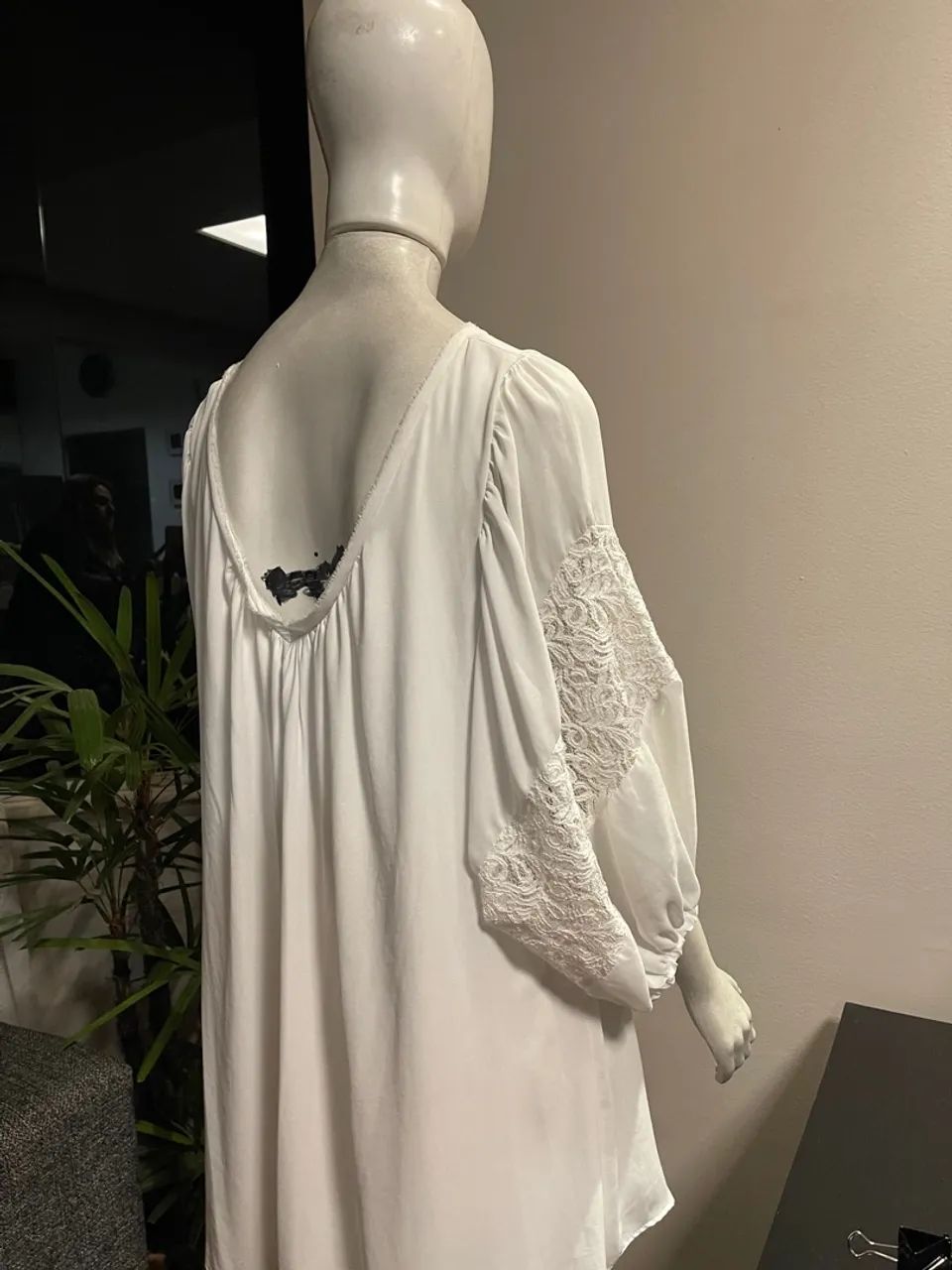 Bata Shoulder com Detalhes em Renda  - Foto 5