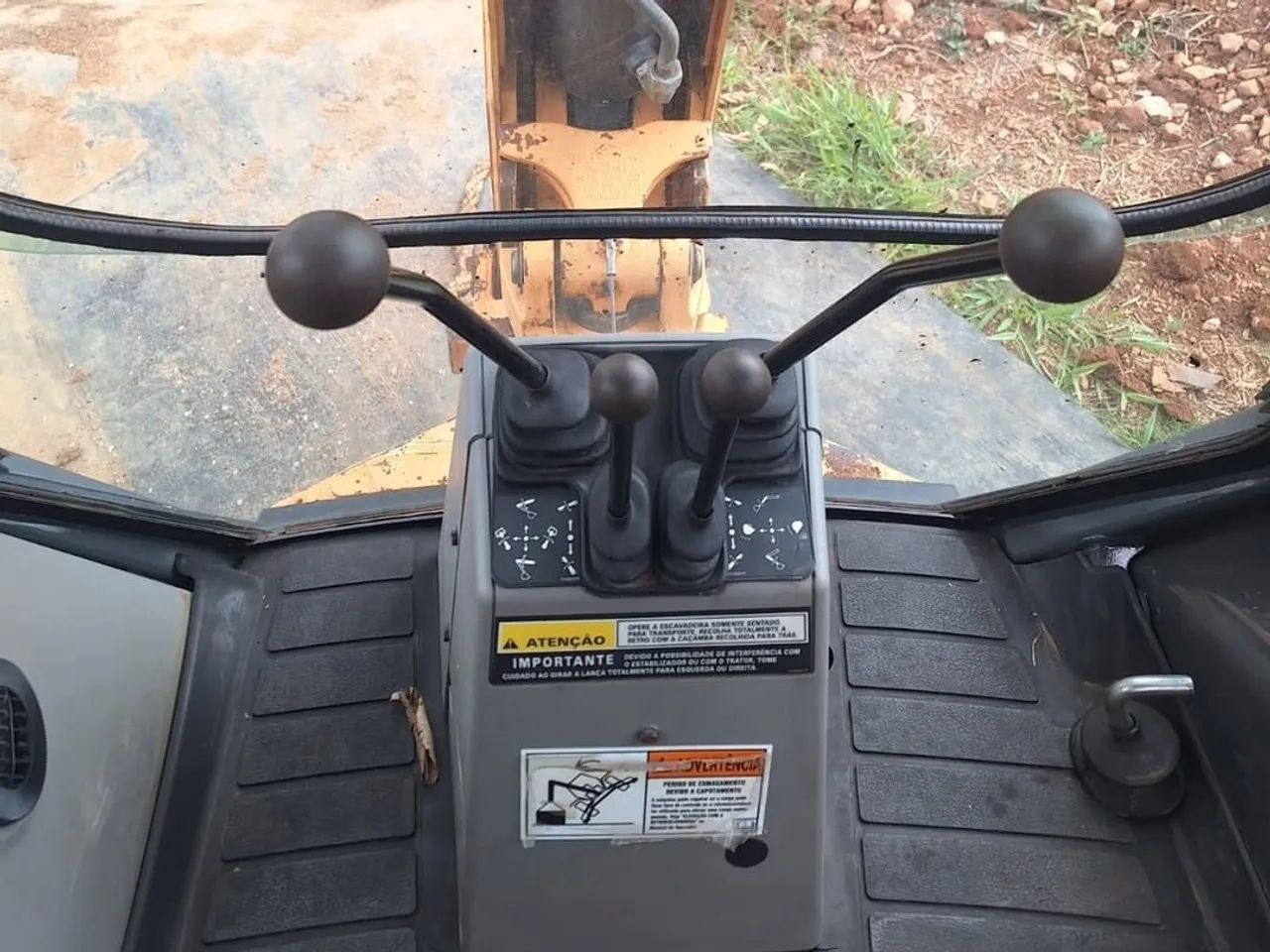 Case 580N Backhoe Loader64167777660419124