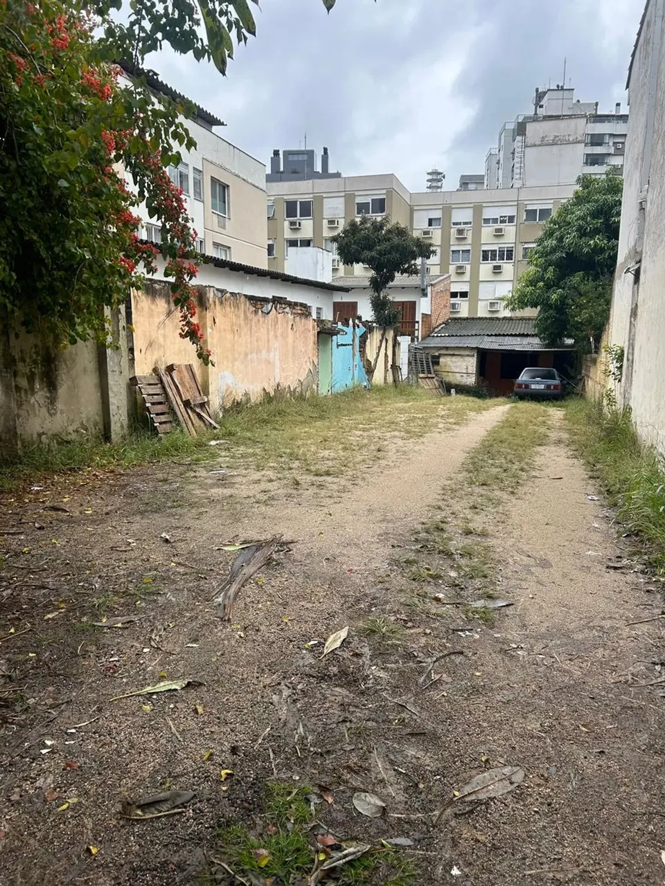 Terreno Comercial de 276 m² para Locação na Av. Lavras Petrópolis
