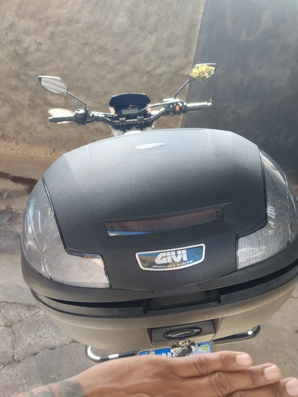 Baú Givi fumê com iluminação completo com suporte!!