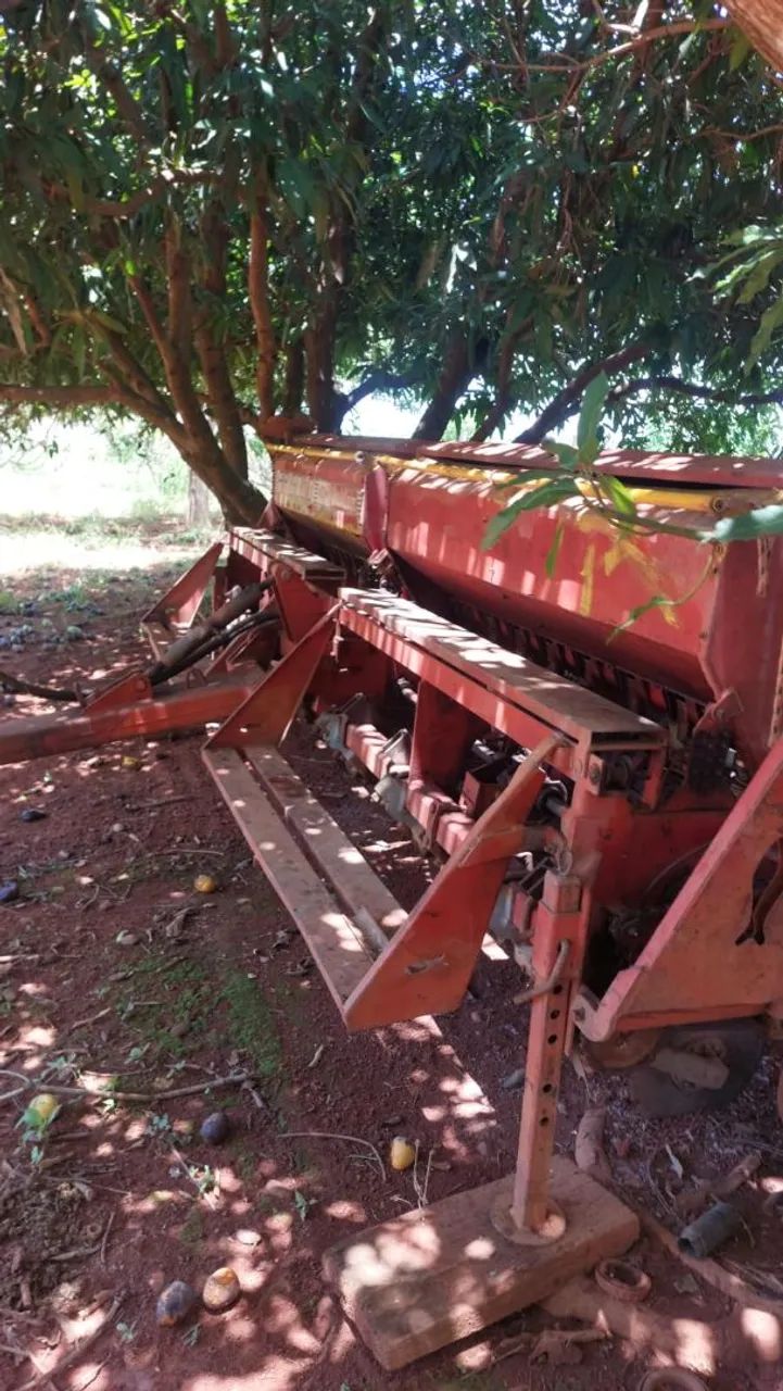 Plantadeira Balden pra solo 6 linha hidráulica funcionando perfeitamente  - Foto 6