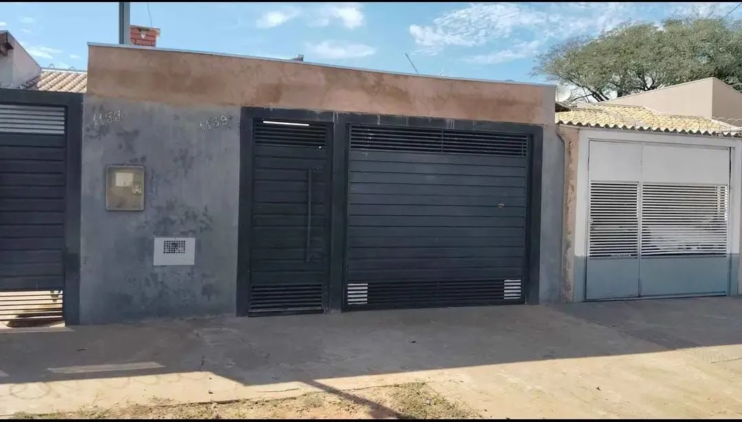 Casa com 2 Quarto(s) e 1 banheiro(s) para Alugar, 130 m² por R$ 1400 / Mês