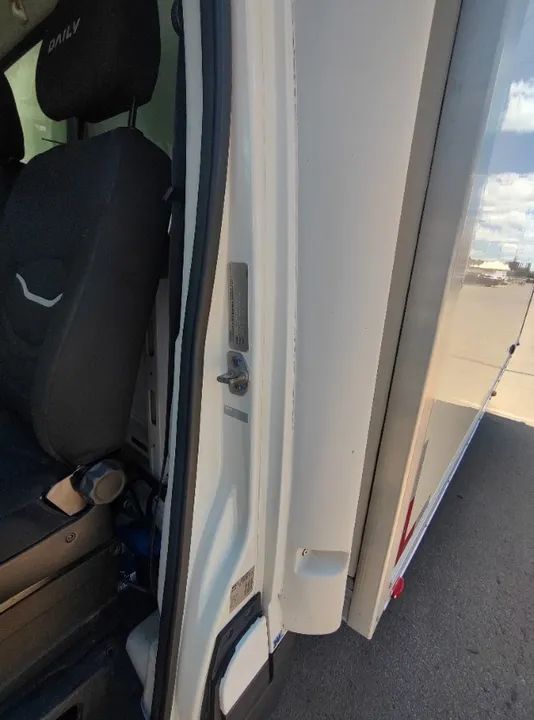 Iveco Daily 35150/21/22 baú frigorífico aparelho pra congelado  - Foto 11
