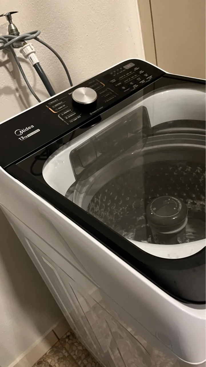 Máquina de lavar roupa 13kg. Midea