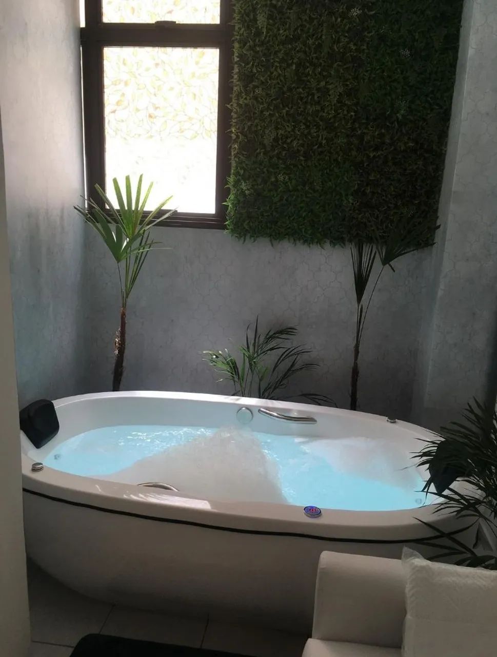 Banheira de Hidromassagem estilo Vitória Completa 
