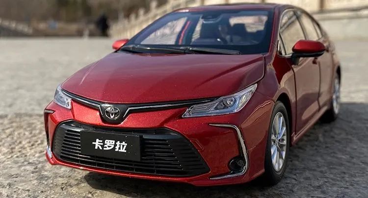 Miniatura Corolla 1:18 - Foto 2