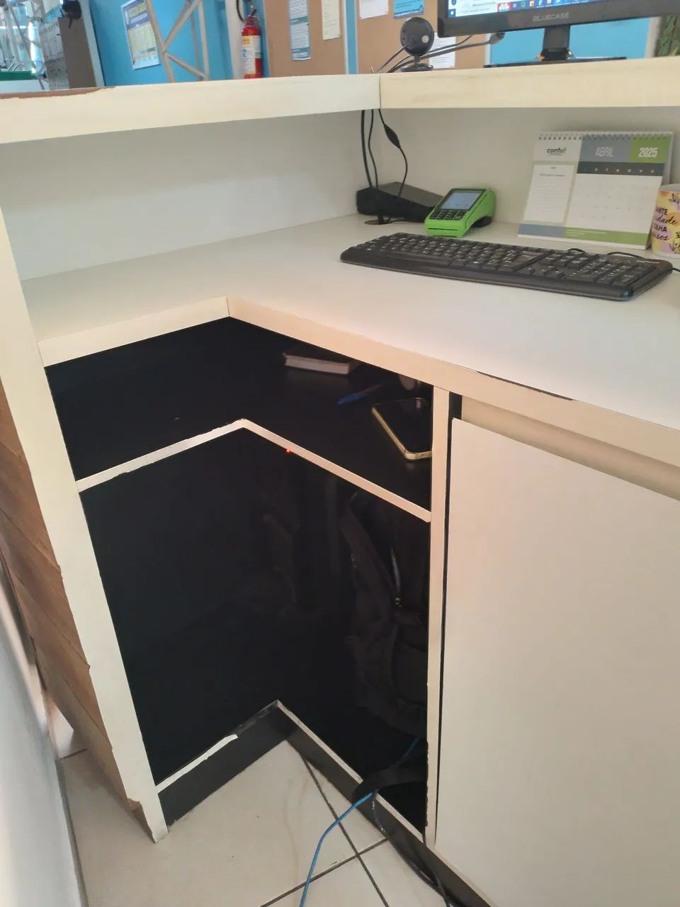 Balcão de madeira para recepção  - Foto 2