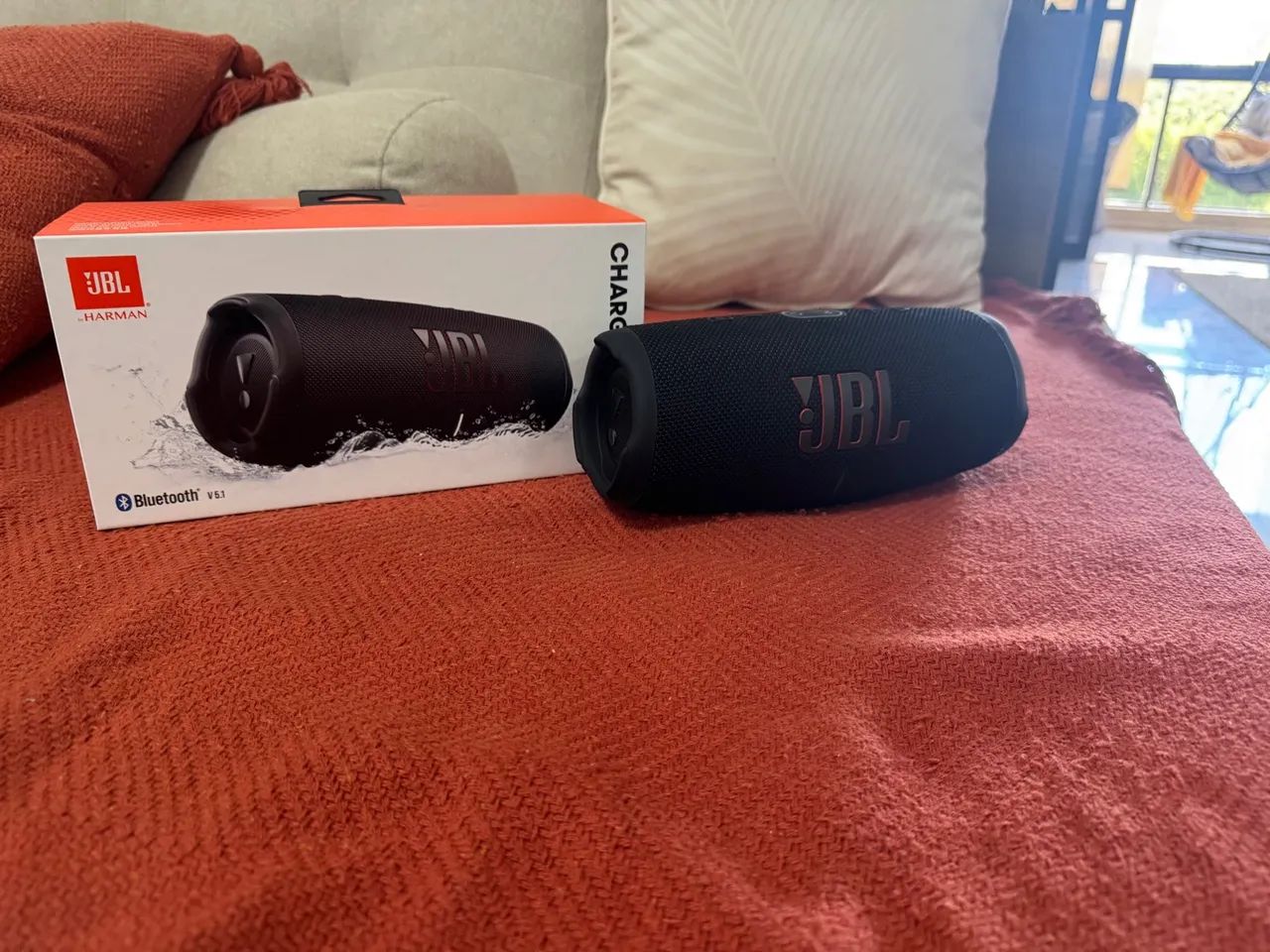 JBL Charge 5 novo com caixa 2 meses de uso