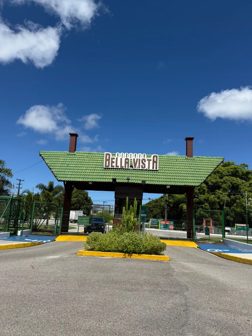 Alugo casa no Reserva Bella Vista com 390m²