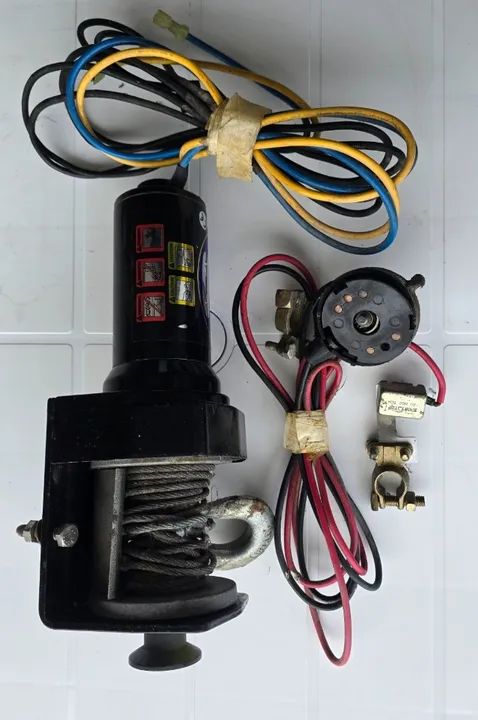 Guincho elétrico 12v Superwinch Portátil 1500lb, 680kg  - Foto 4