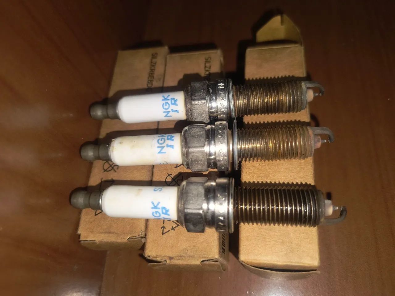 3 Velas de Ignição NGK IRIDIUM - usadas