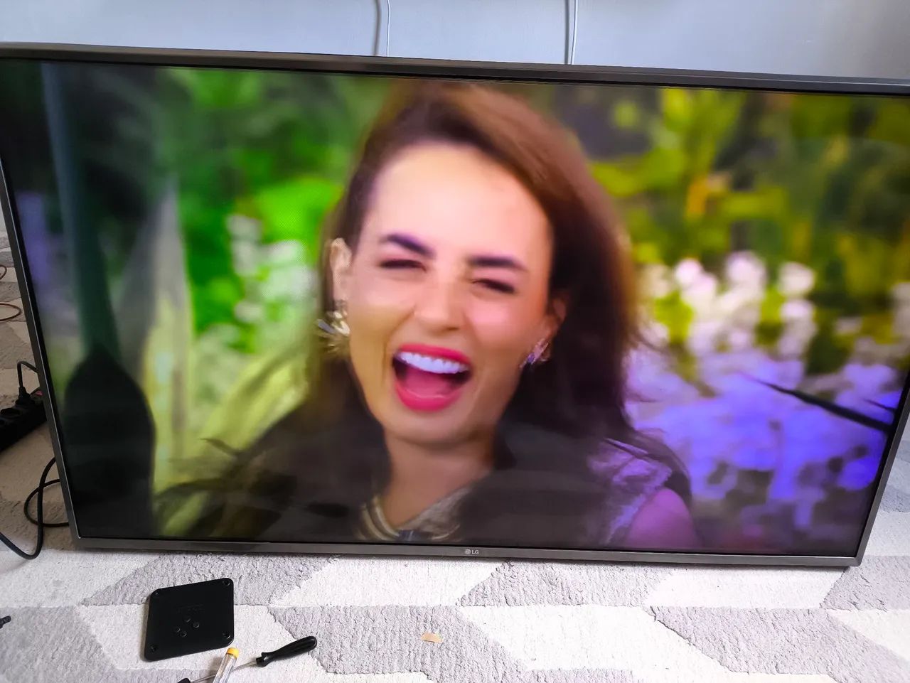 TV LG Smart 49 polegadas- Leia - Foto 2