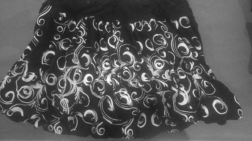 Conjunto Saia e Top  Cor Preto e Branco Veste P e M e Leve um Brinde - Foto 4