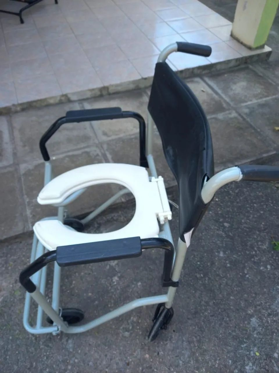 CADEIRA DE BANHO LARGA