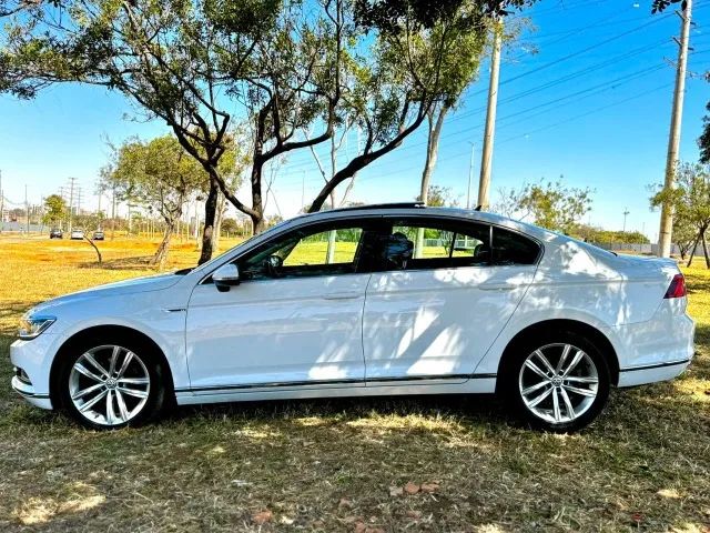 Volkswagen Passat Highline 2.0 TSI 220cv Tip. 2018 - Foto 2