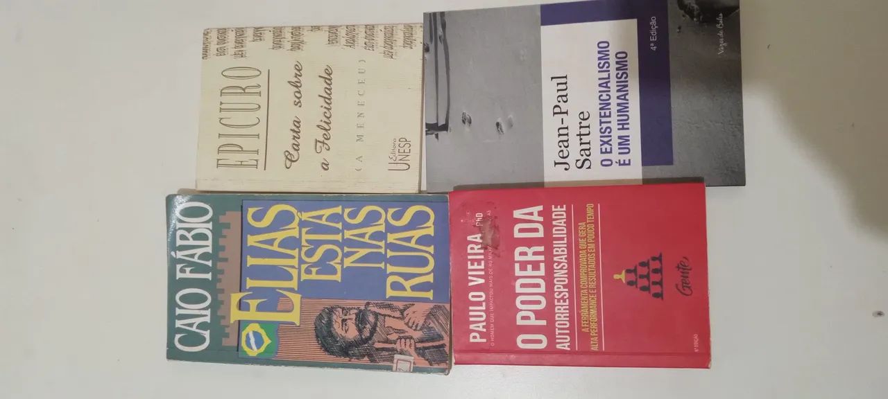 Livros em ótimo estado - diversos gêneros - Livros e Livros em ótimo estado - diversos gêneros - Livros e