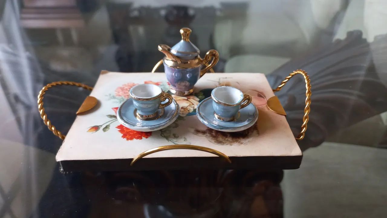 Miniatura bandeja bule e xícara antigos - Foto 2