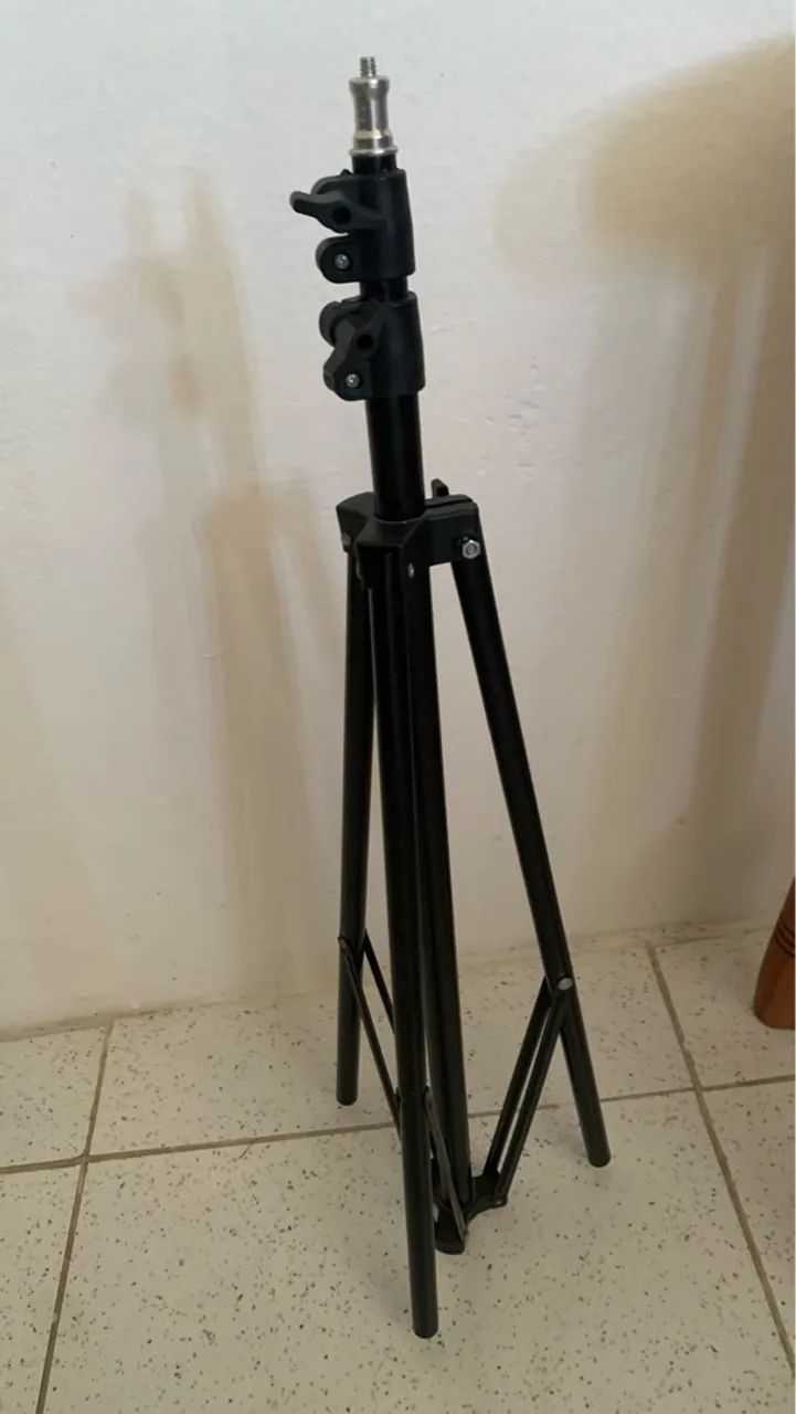 Tripé de Iluminação Profissional - Ajustável64292682084227120