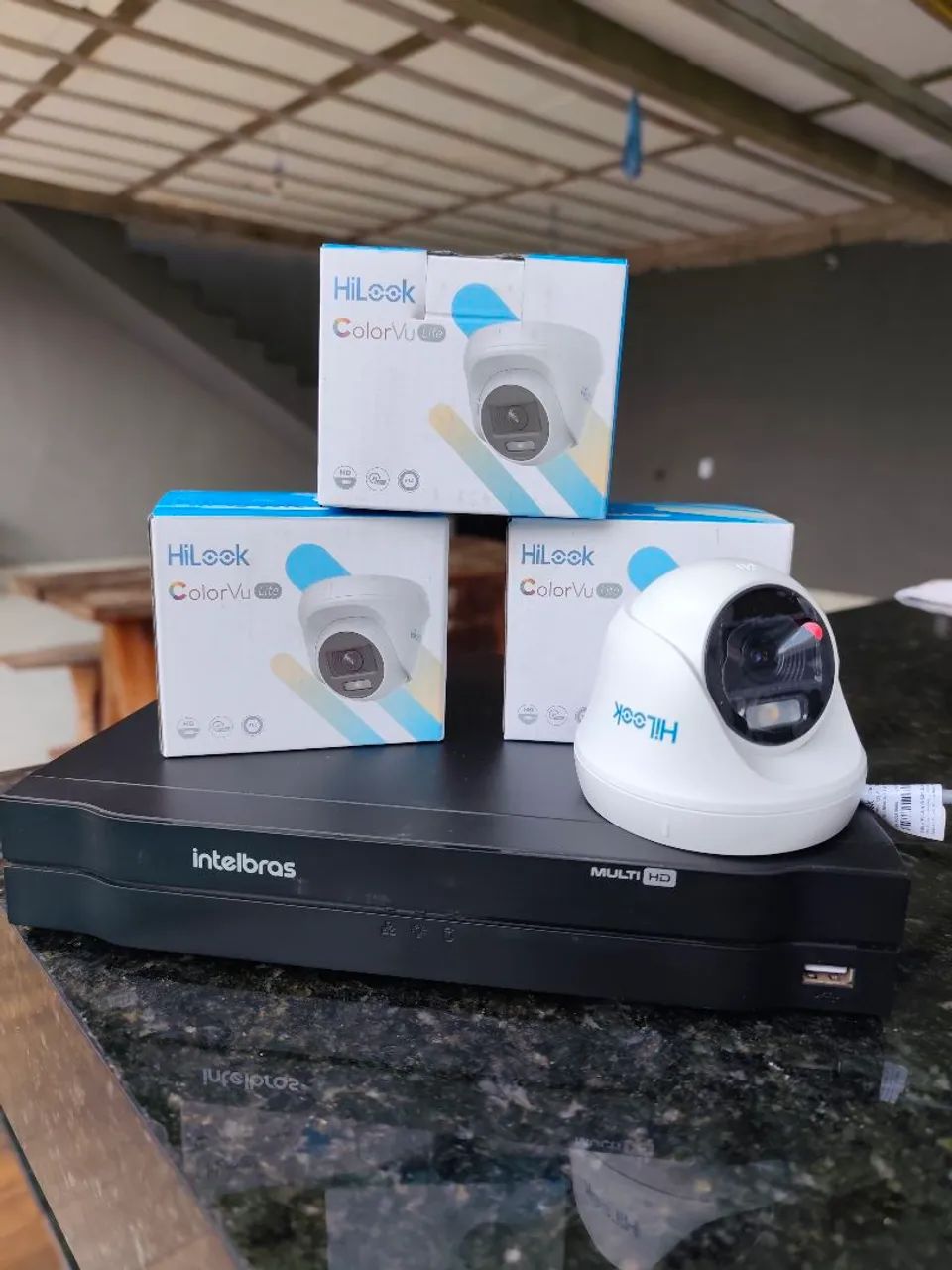 Kit 4 Câmeras DVR Intelbras e 4 câmera COLORVU HIKWISION  - Foto 2