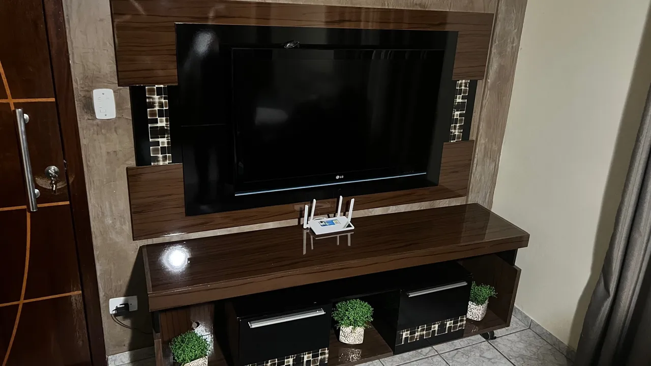 Rack com Painel para TV Amadeirado