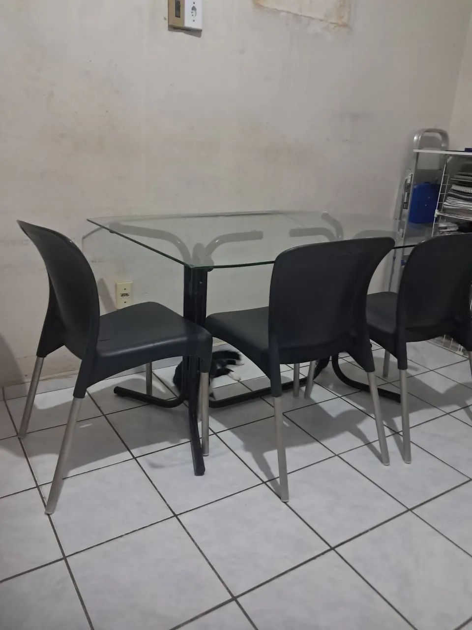 Mesa de vidro Temperado usada 4x cadeiras. - Foto 5