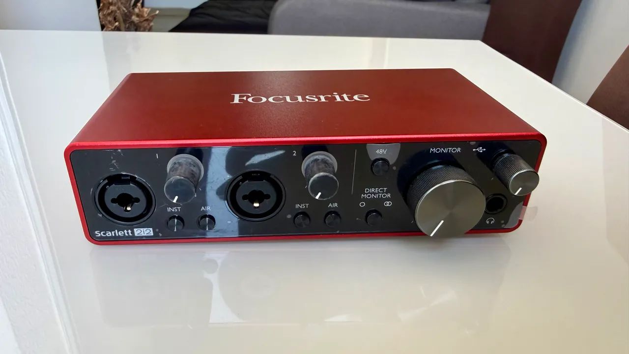 FOCUSRITE SCARLETT 2i2 - 3ª Gen | INTERFACE DE ÁUDIO