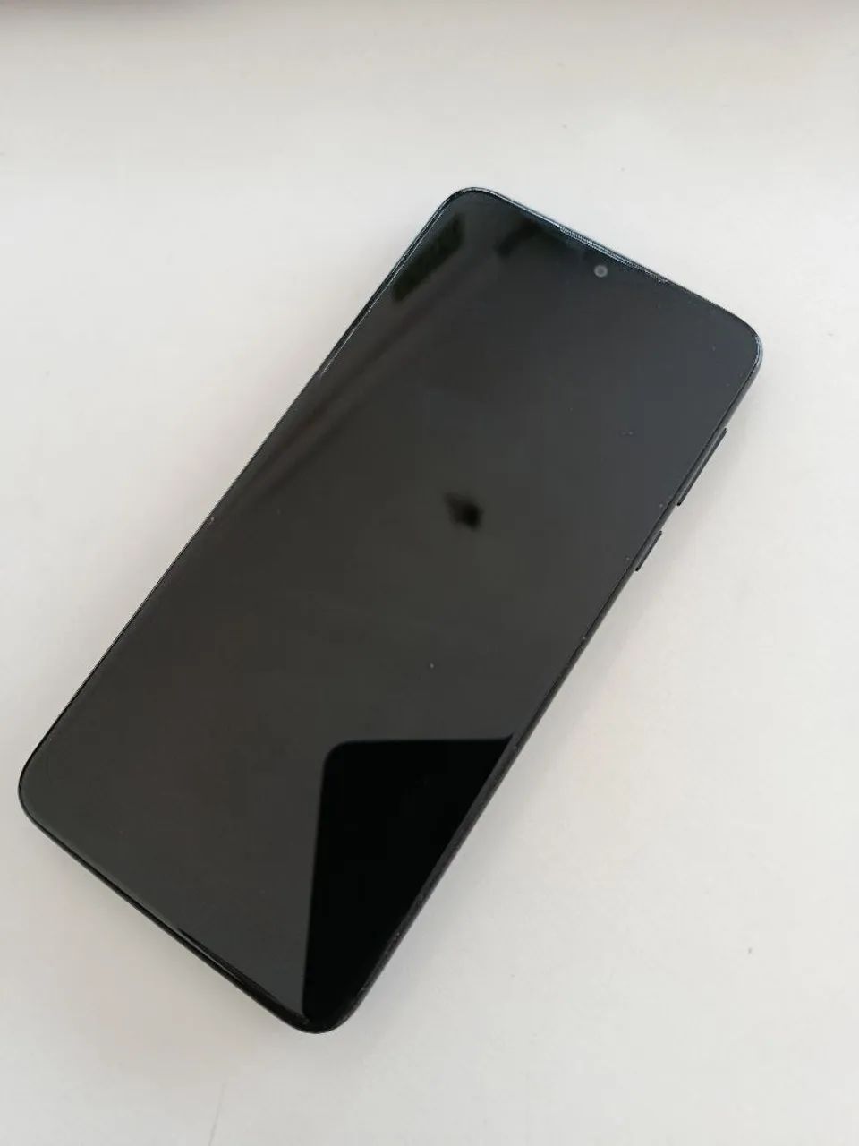 Celular Motorola One Macro usado 