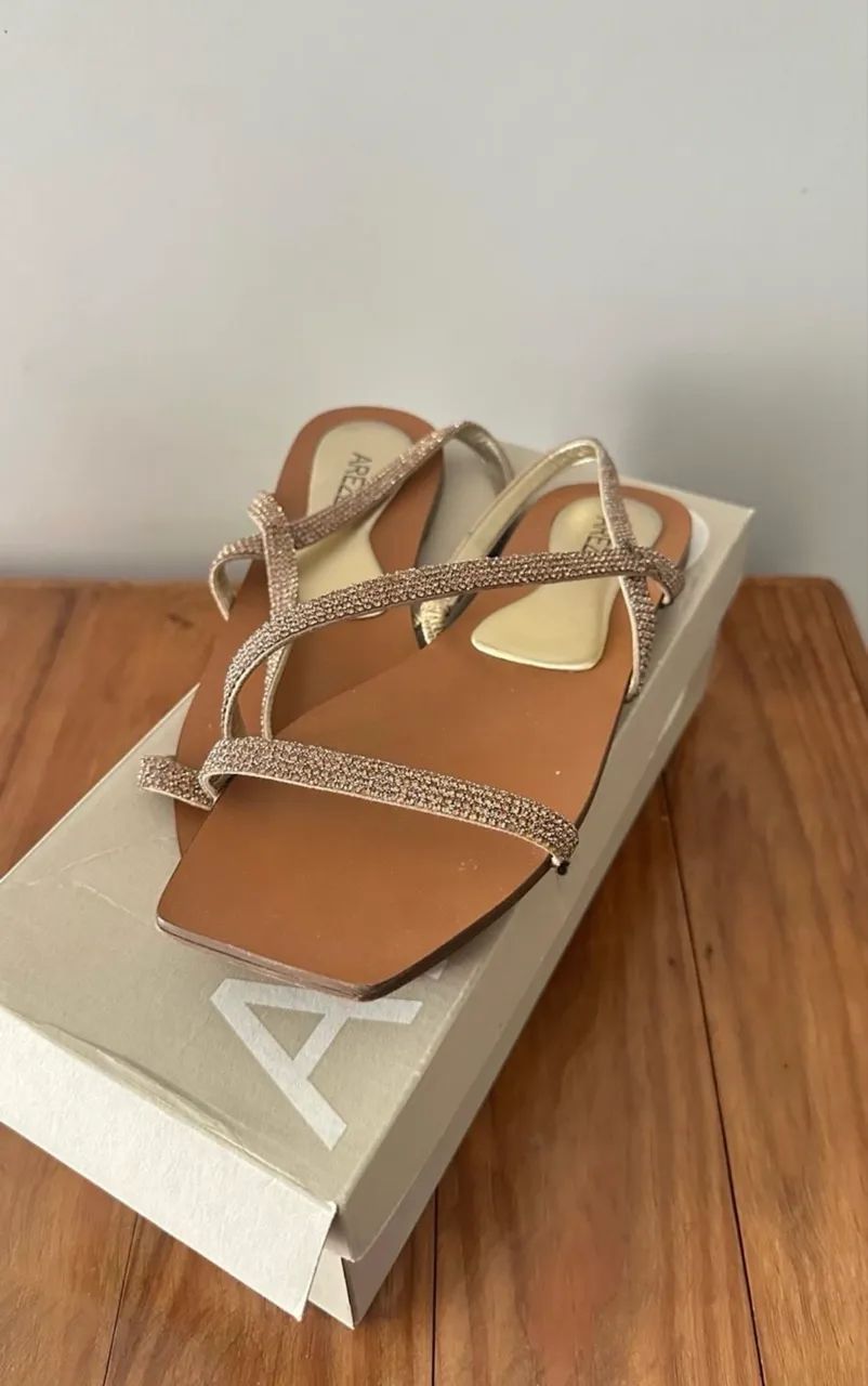 Sandália Rasteira Arezzo bege 36 - Foto 4