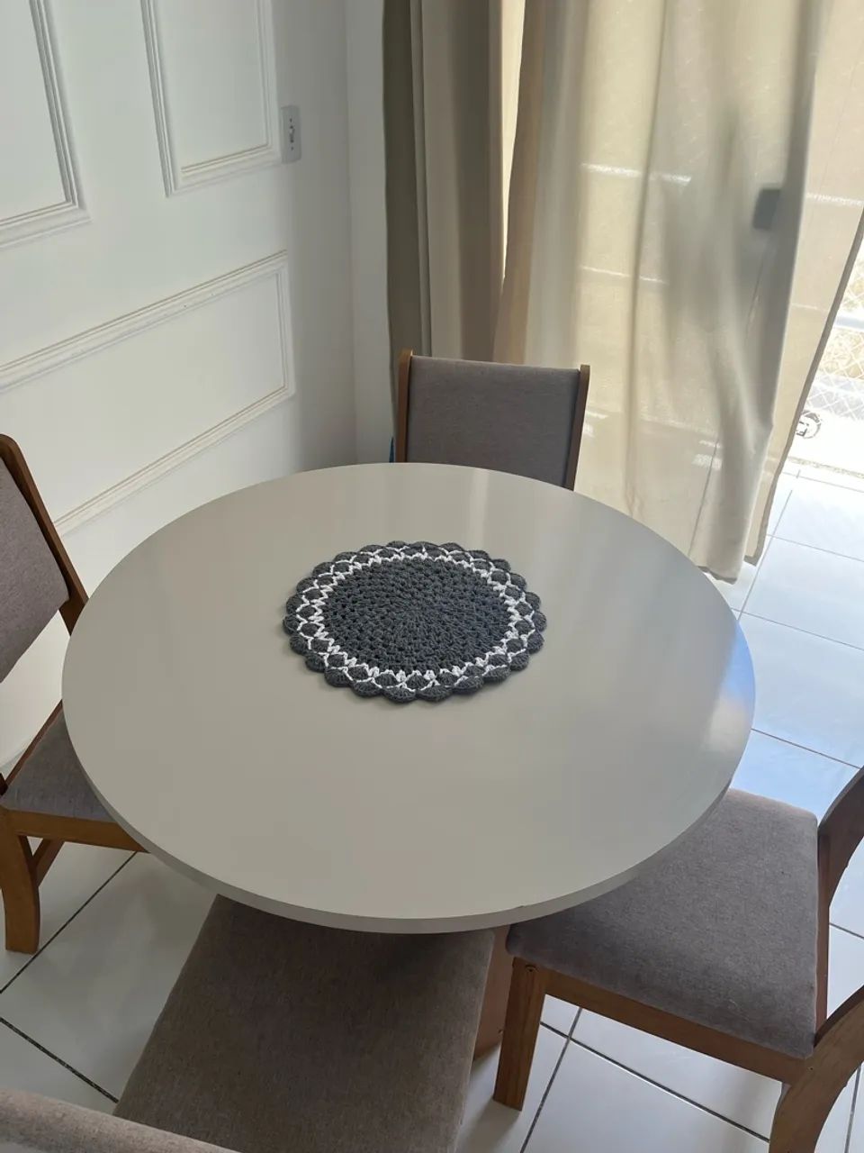 mesa de jantar c 4 cadeiras  - Foto 2