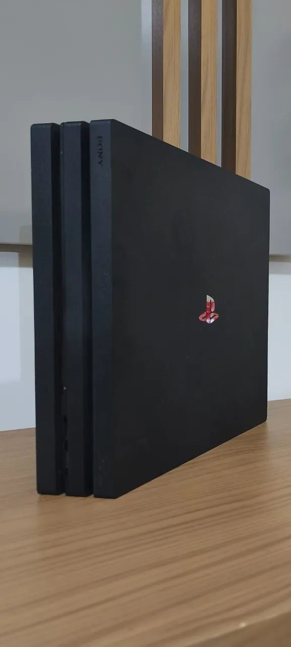 PS4 PRO 1TB + 2 CONTROLES + JOGOS - Foto 2