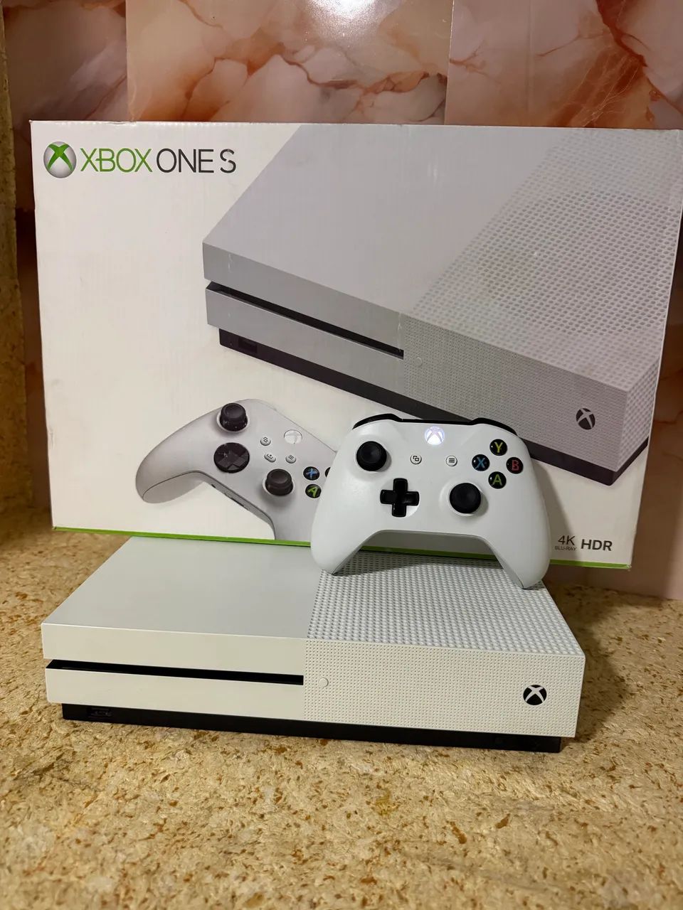 Xbox One S com caixa e todos os acessórios ! Aceito cartão