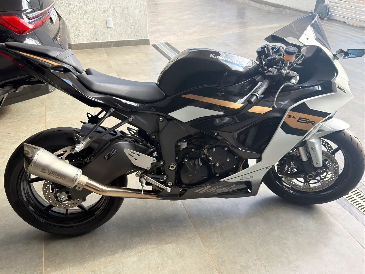 Zx6 636 Branco com Dourado - Foto 2