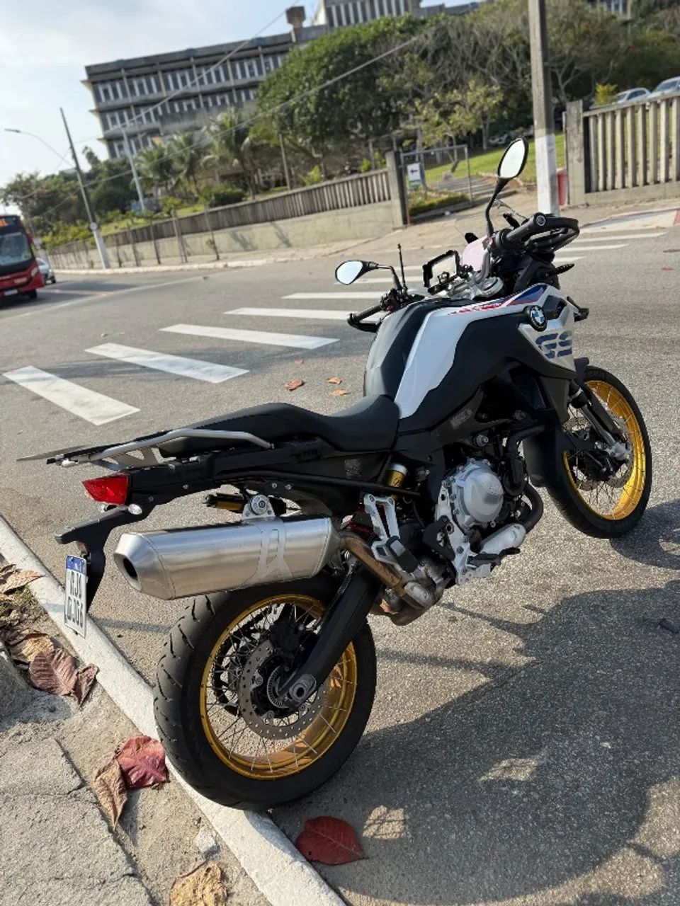 Moto impecável, cuidada, toda original, de procedência, conservadíssima.