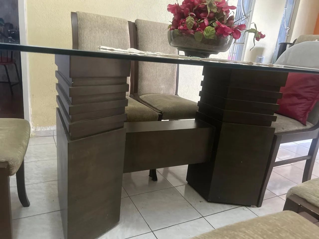 Vendo Mesa com cadeiras  - Foto 2
