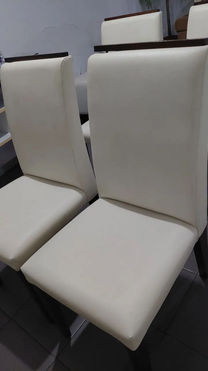 Cadeiras De Acolchoado Branco com Encosto - Foto 4