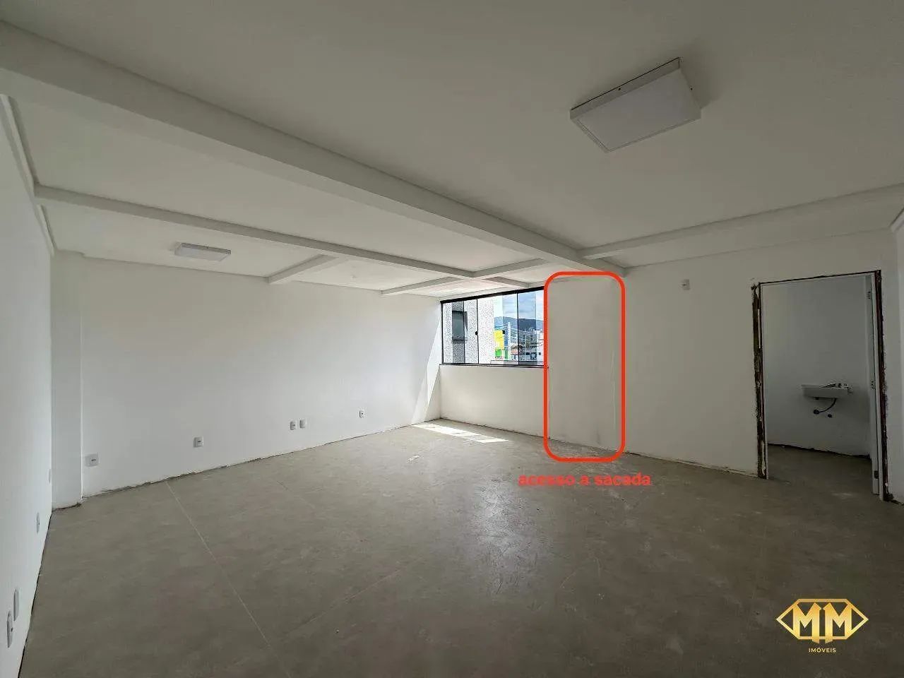 Sala comercial na principal dos ingleses, próximo a supermercados, farmácias, padarias e l